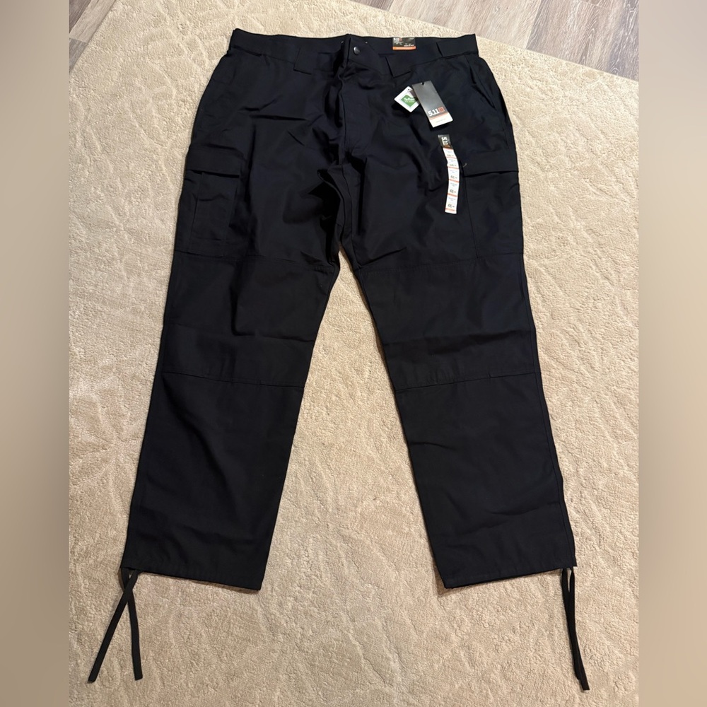 NWT 5.11 Tactical Men's Dark Cargo Pants Size 4X Relaxed Great Gift!!